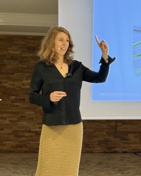 Lenka Kemna hält einen Workshop